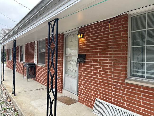 Building Photo - 211 N Tompkins St