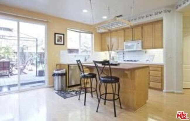 Photo - 149 Orchard Park Pl