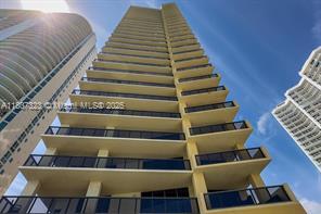 Building Photo - 16275 Collins Ave Unit 804
