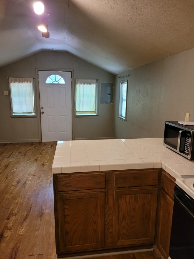 Photo - 608 N 30th St