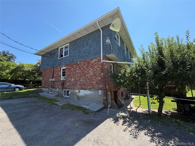Building Photo - 1547 US-9 Unit 1