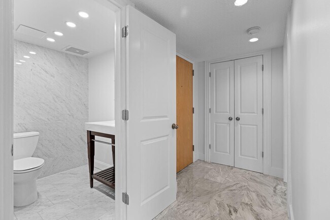 Photo - 3 Washington Cir NW