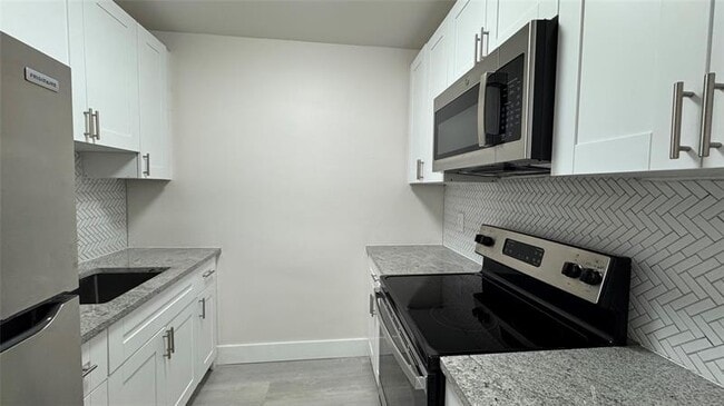 Photo - 344 SE 11th Ave Unit 17