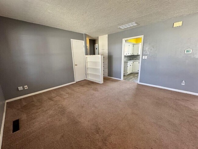 Photo - 400 W Madison St