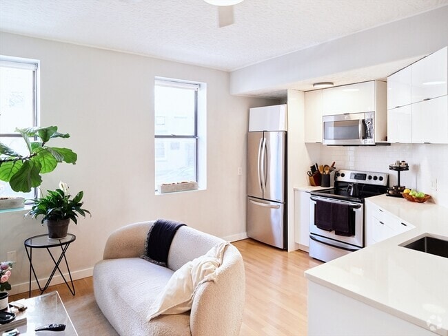 Building Photo - 159 Cottage St Unit 3 Rental