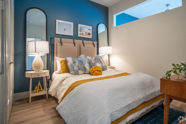 1BD, 1BA -567SF - Bedroom
