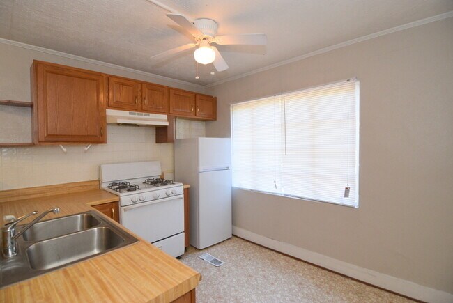 Photo - $850- Water Included in Rent - 1 Bedroom A...