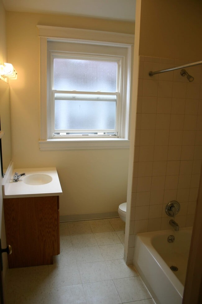 Photo - 5861 Nina Pl Unidad 2EF