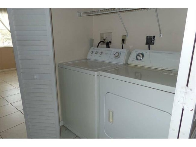 Photo - 11453 NW 42nd St Unit 11453