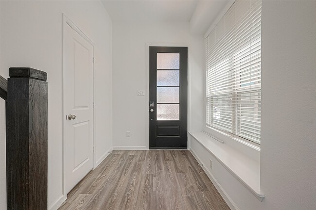 5554 Amber Brook Ln
