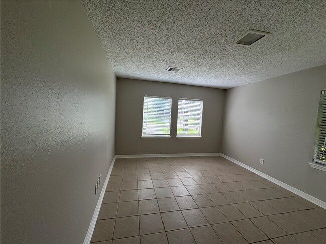 Photo - 400 S Poplar St