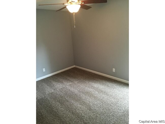Photo - Beautiful 3 Bedroom Mid Century Modern Home Near Lake Springfield $1750.00