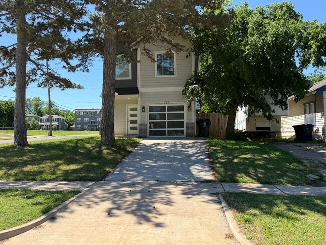 Photo - 148 NE 15th St