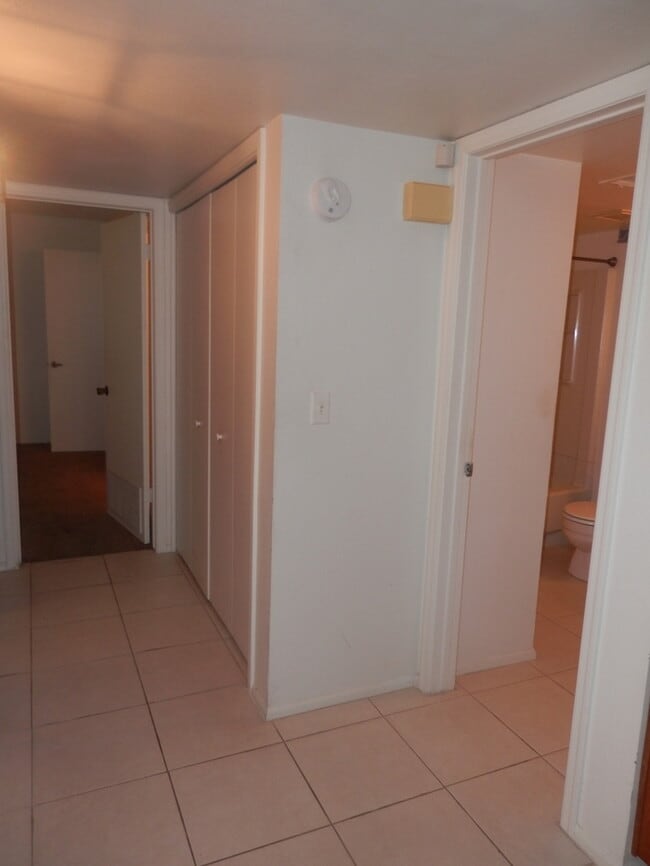 Nice 2 bedroom 2 bath condo!