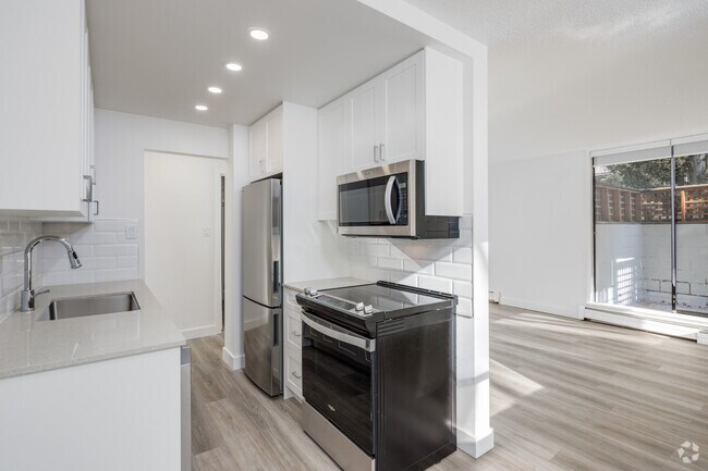 2BR, 2BA - 800SF - Kitchen - Pacific Cove Apartments