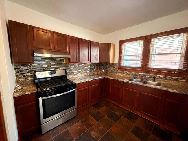 Photo - 215 N Woodland Ave