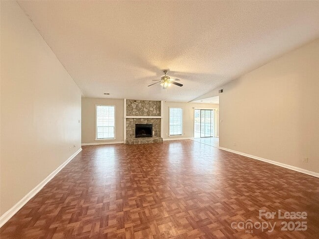 Photo - 6924 Long Needles Dr