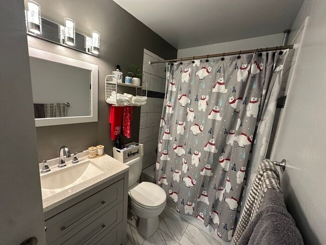 Photo - 250 Devere Way