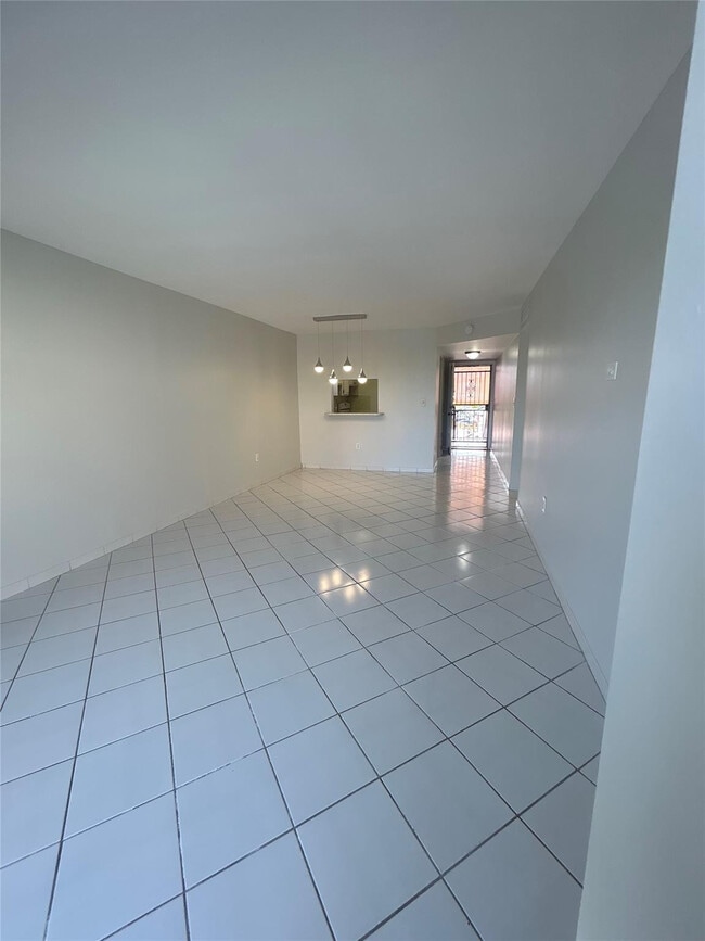 Photo - 1855 W 60th St Unit 325