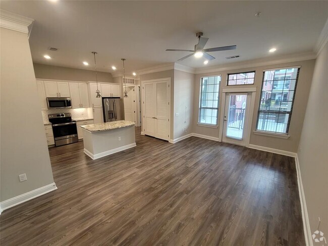 Building Photo - 2111 Austin St Unit 201 Rental