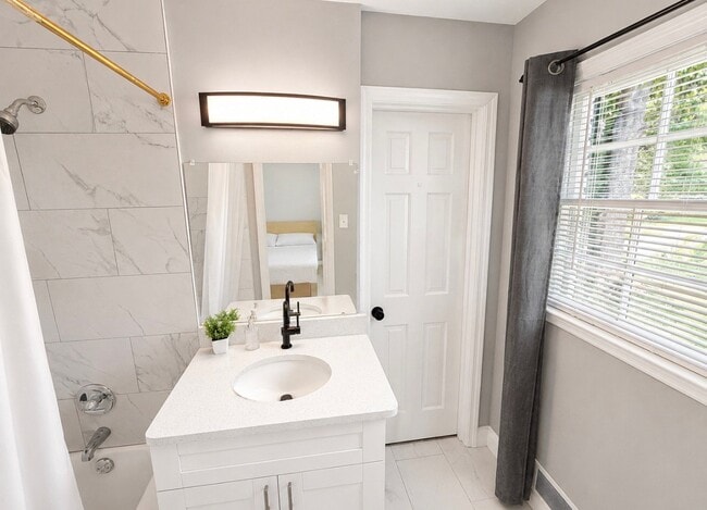 4491 Buckingham Cir Unit 1