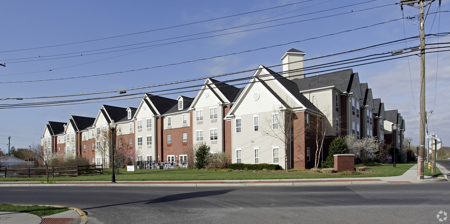 Maple Shade Mews - Maple Shade Mews Apartments