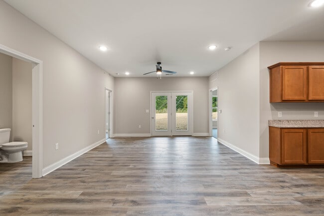 Photo - Adelyn Apartments