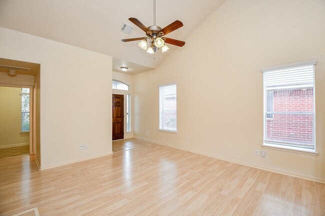 Photo - 1905 Creek Run Dr