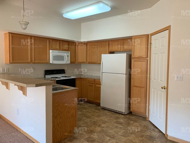 Photo - 3945 Landings Dr Unit B2