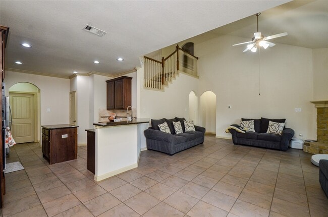 Photo - 11014 Sir Alex Dr