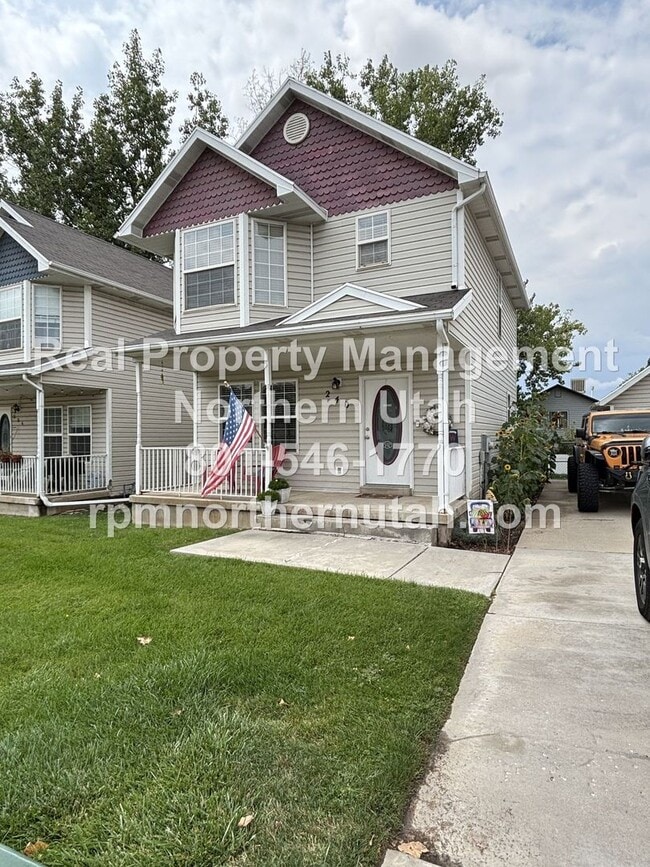 Charming 2-Story Home in the Heart of Clea... - Charming 2-Story Home in the Heart of Clea...