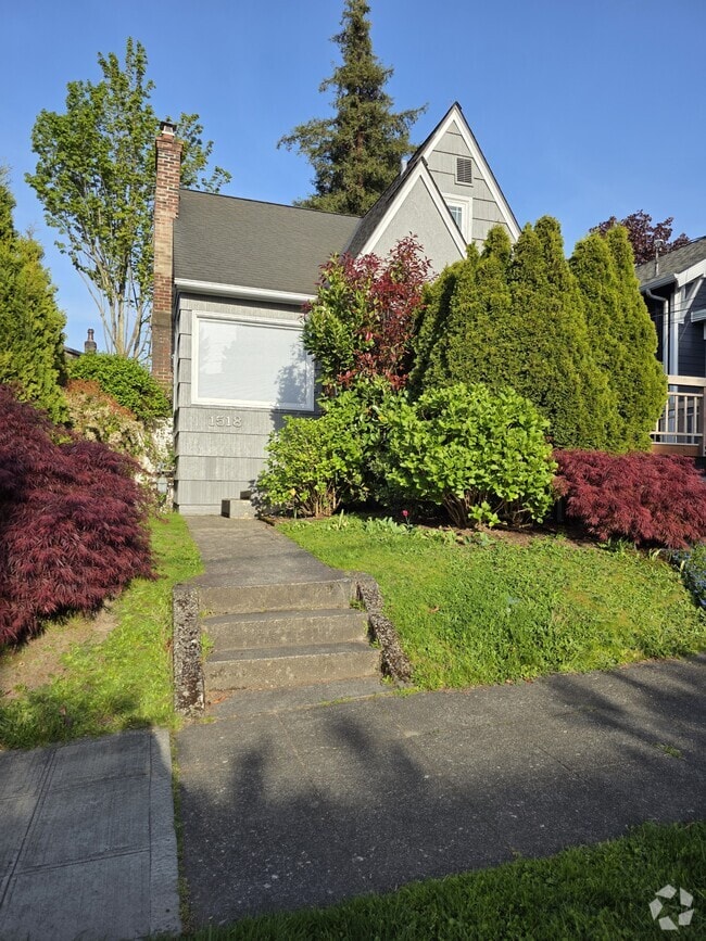 Building Photo - 1518 Warren Ave N Rental