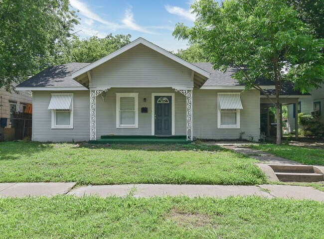 Building Photo - 3814 Roberts- House