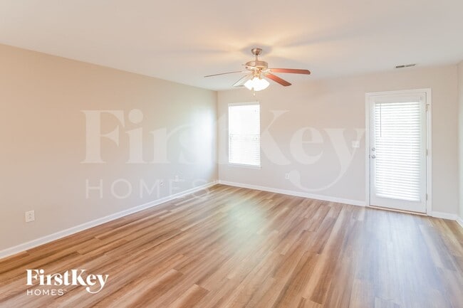 Photo - 8281 Little Sydneys Way