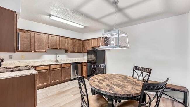 Photo - 4119 Medical Dr