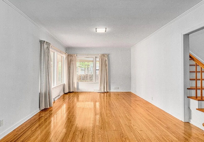 Photo - 1205 W Oak Ave