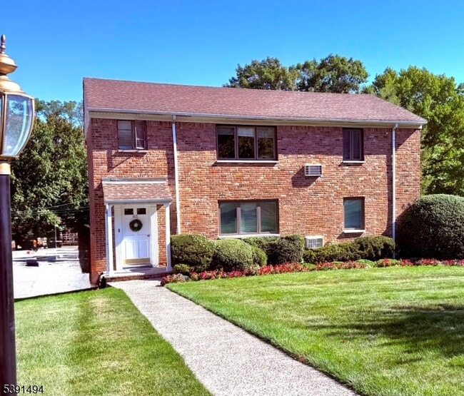 Building Photo - 63B Troy Dr Unit A