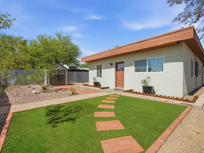 Building Photo - Fully Gated 3-Bedroom Home with Modern Finishes & Secure Access