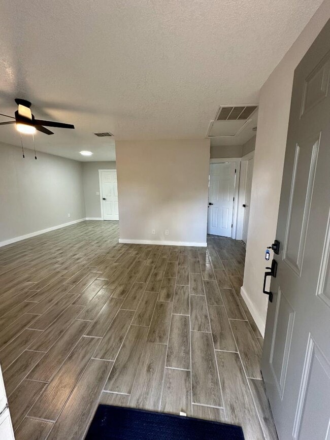 Building Photo - 625 4th Ave N Rental