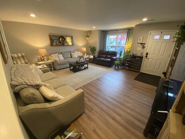 Photo - 110 Aaron Pl