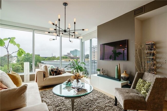Photo - 3336 Peachtree Rd NE Unit 710