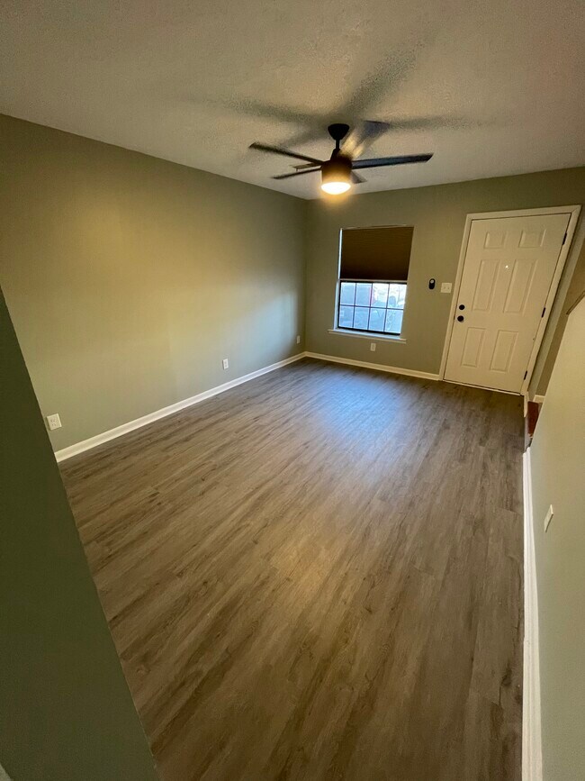 Photo - 6048 Deal Ave