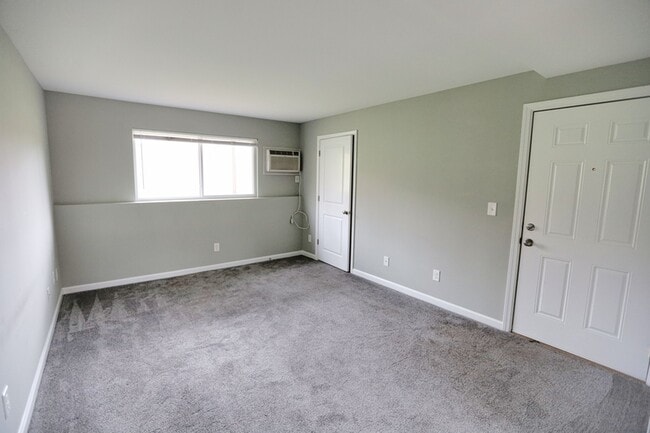 Photo - 865 Grand Ave NE Unit #C