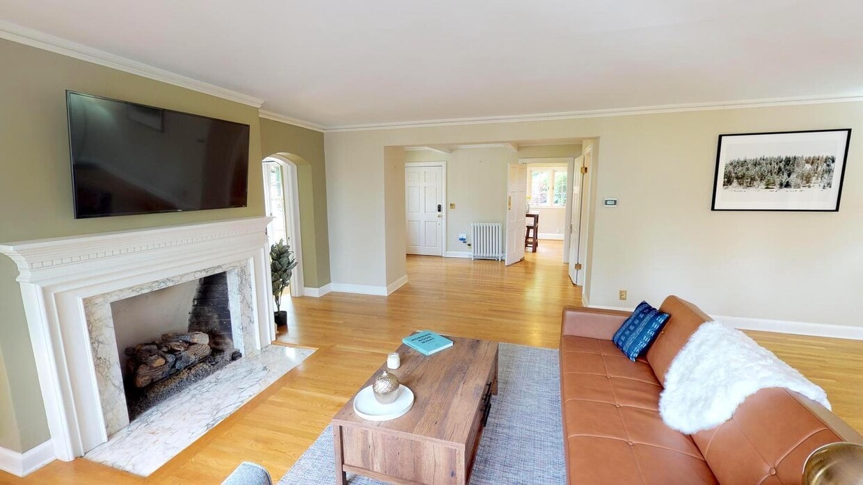 Photo - 2371 SW Montgomery Dr