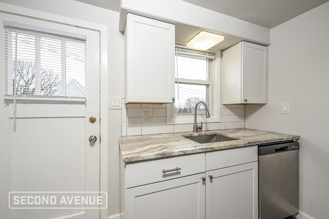 Photo - 1886 Anderson Ave