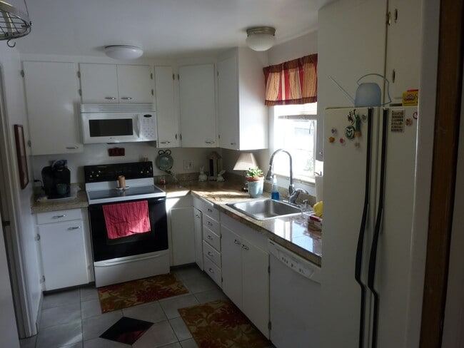Building Photo - 2951 Newton St Rental