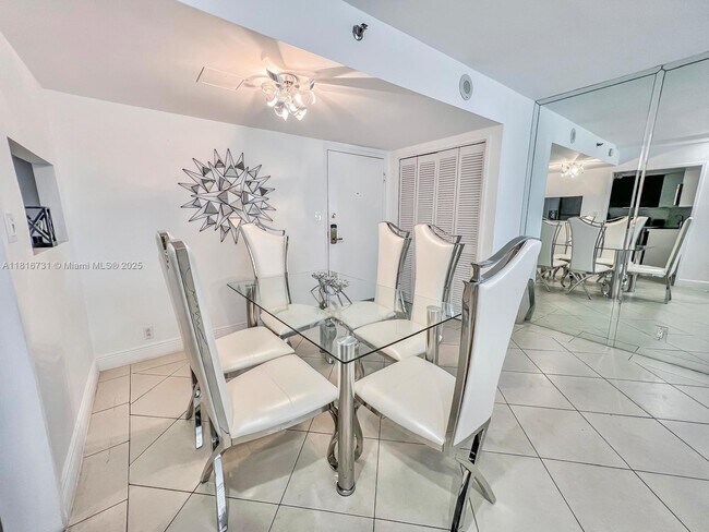 Photo - 5225 Collins Ave Unit 517