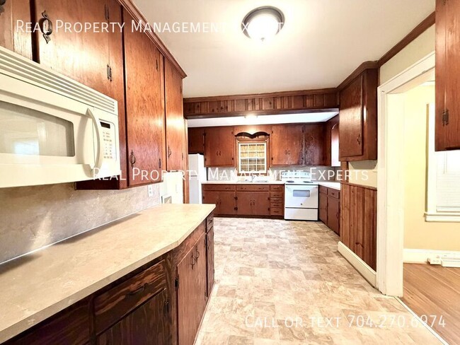 Photo - 2100 Camp Greene St