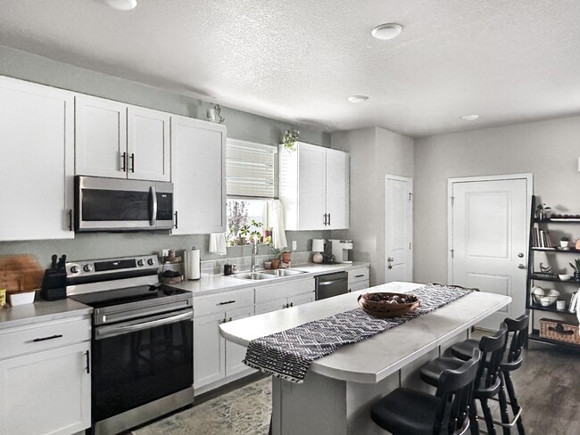 Photo - 260 Pawnee Rd Townhome