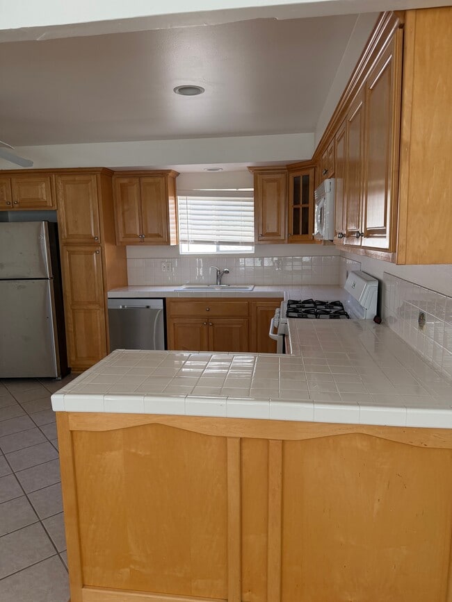 Building Photo - 2617 Rockefeller Ln Unit #C